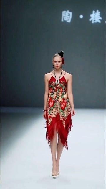 日韩模特裸妆走秀视频大全,时尚走秀视觉盛宴