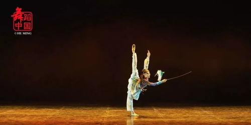 日韩情侣舞蹈寻雨视频,日韩情侣共舞寻雨，演绎浪漫雨中情